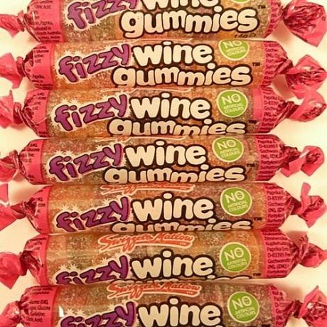 Fizzy Wine Gummies Rolls